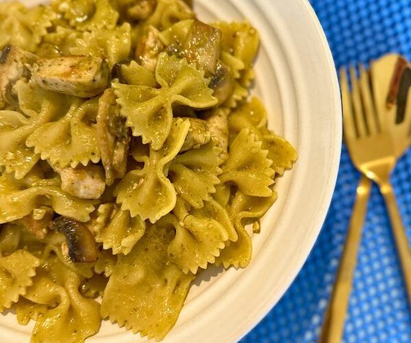 4 Ingredient Chicken and Mushroom Pesto Pasta plated up