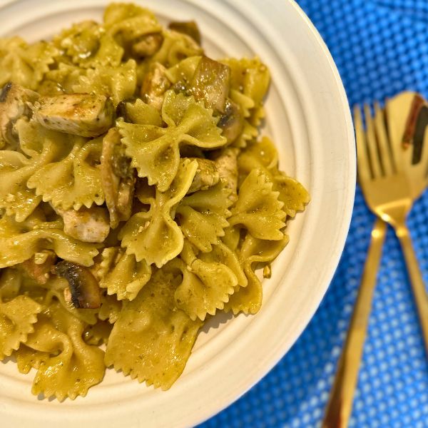 4 Ingredient Chicken and Mushroom Pesto Pasta plated up