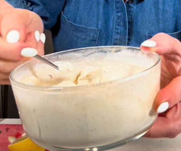 Yoghurt Sauce in bowl